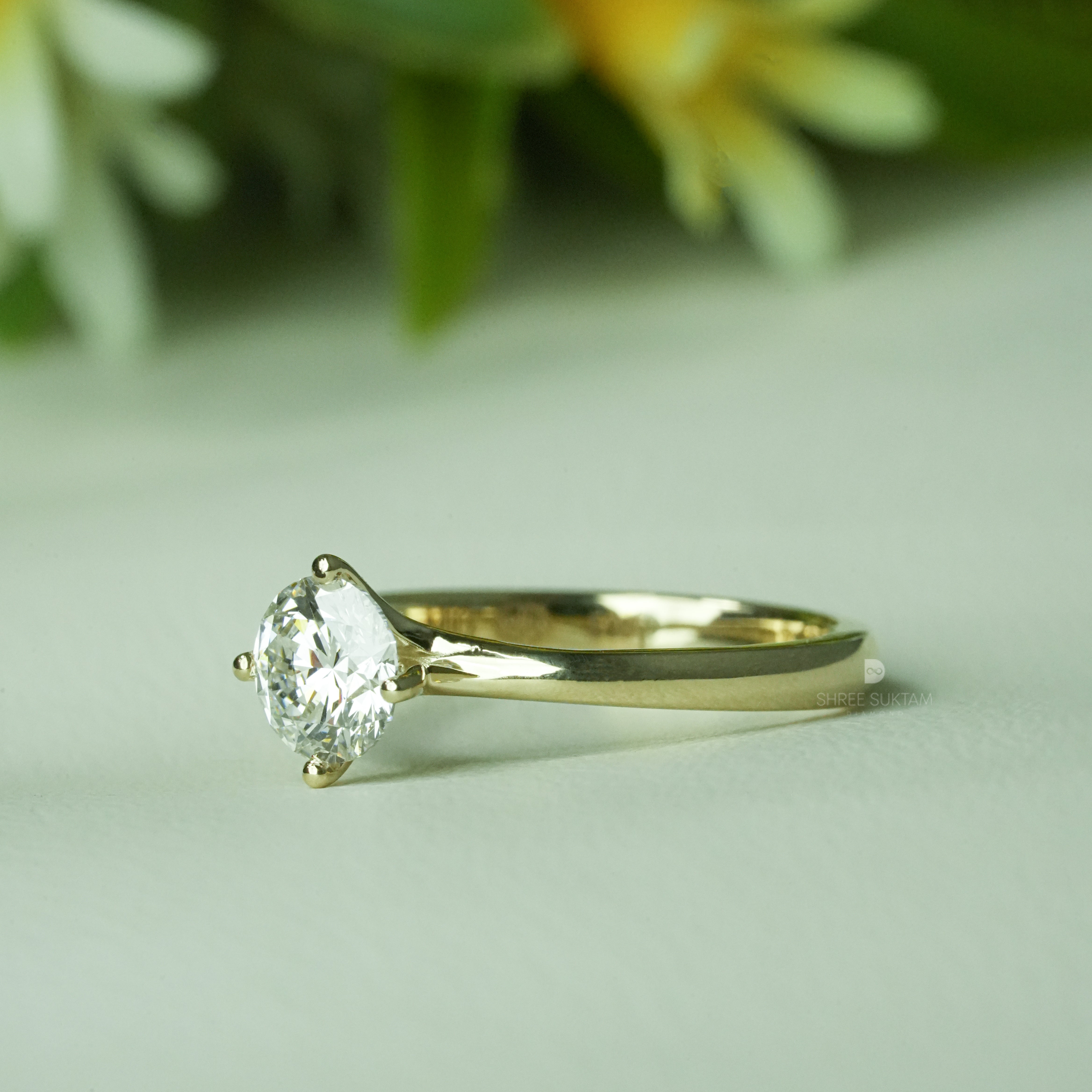 round brilliant diamond ring, gold solitaire ring, women diamond ring, timeless engagement ring, fine jewelry ring,