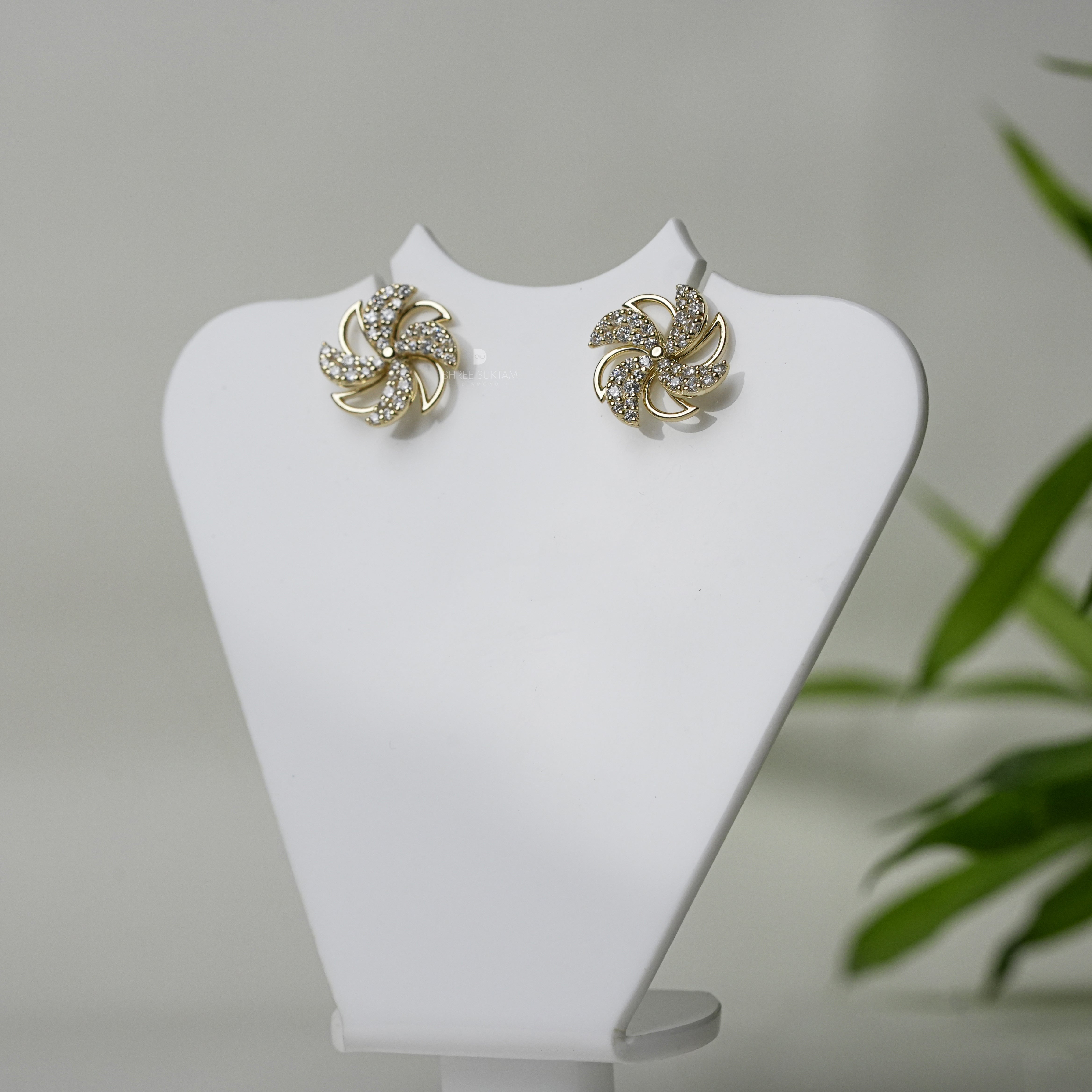 Round Floral Swirl Stud Earrings Sparkling Stones Timeless Luxury Jewelry for Women  Bridal Stud Earrings Elegant Gold Jewelry Anniversary Gift For Her Wedding Lab Grown Diamond studs