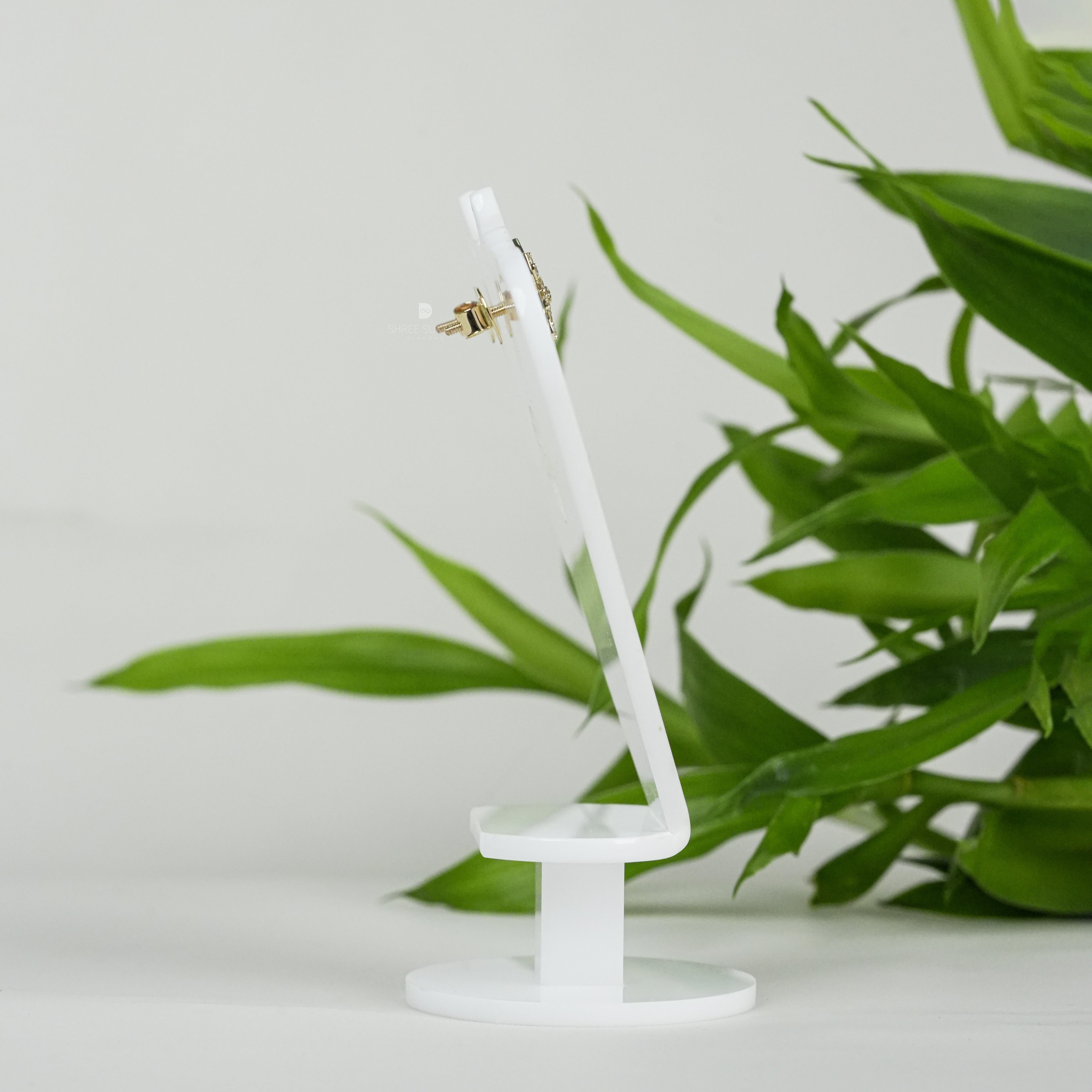 Elegant gold floral stud earrings featuring a delicate six-petal flower design adorned with sparkling cubic zirconia stones, perfect for everyday wear or special occasions. Crafted with fine attention to detail, these gold-plated earrings add a touch of timeless charm and sophistication. Ideal as a gift for women, these versatile studs pair beautifully with both casual and formal outfits, enhancing any jewelry collection.