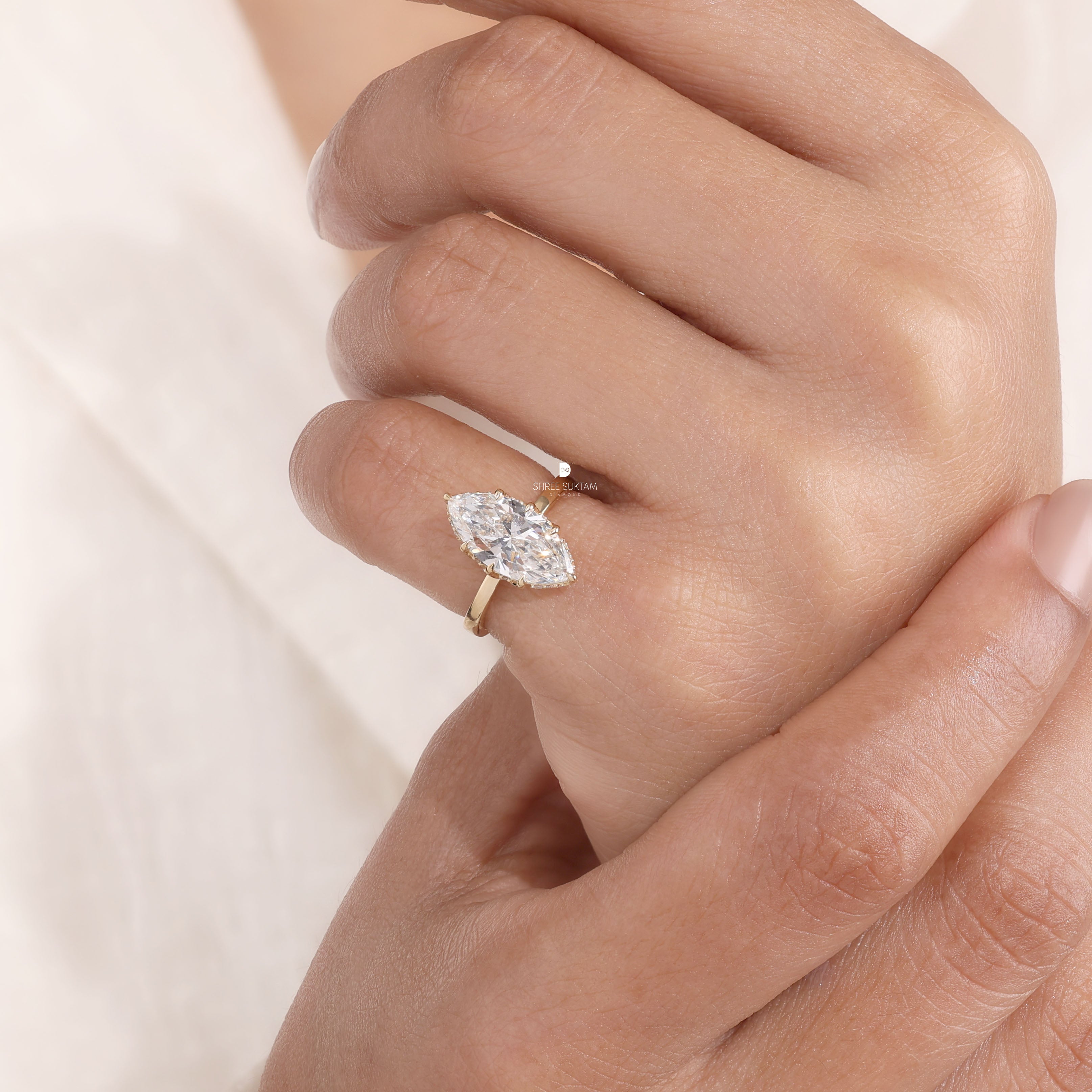 Marquise Diamond Engagement Ring Gold Solitaire Ring Elongated Diamond Ring Minimalist Bridal Ring Unique Promise Ring for Women Royal stylish Ring