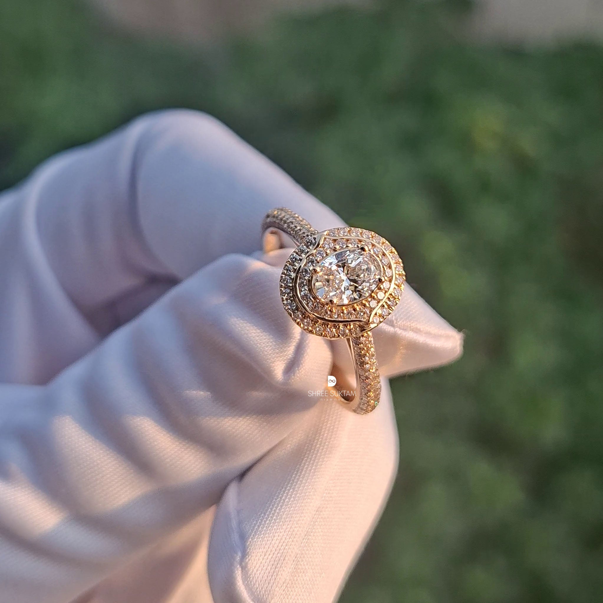 Oval Diamond Halo Engagement Ring Vintage Style Promise Ring Oval Diamond Ring Unique Bridal Ring Luxury Wedding Ring for Women