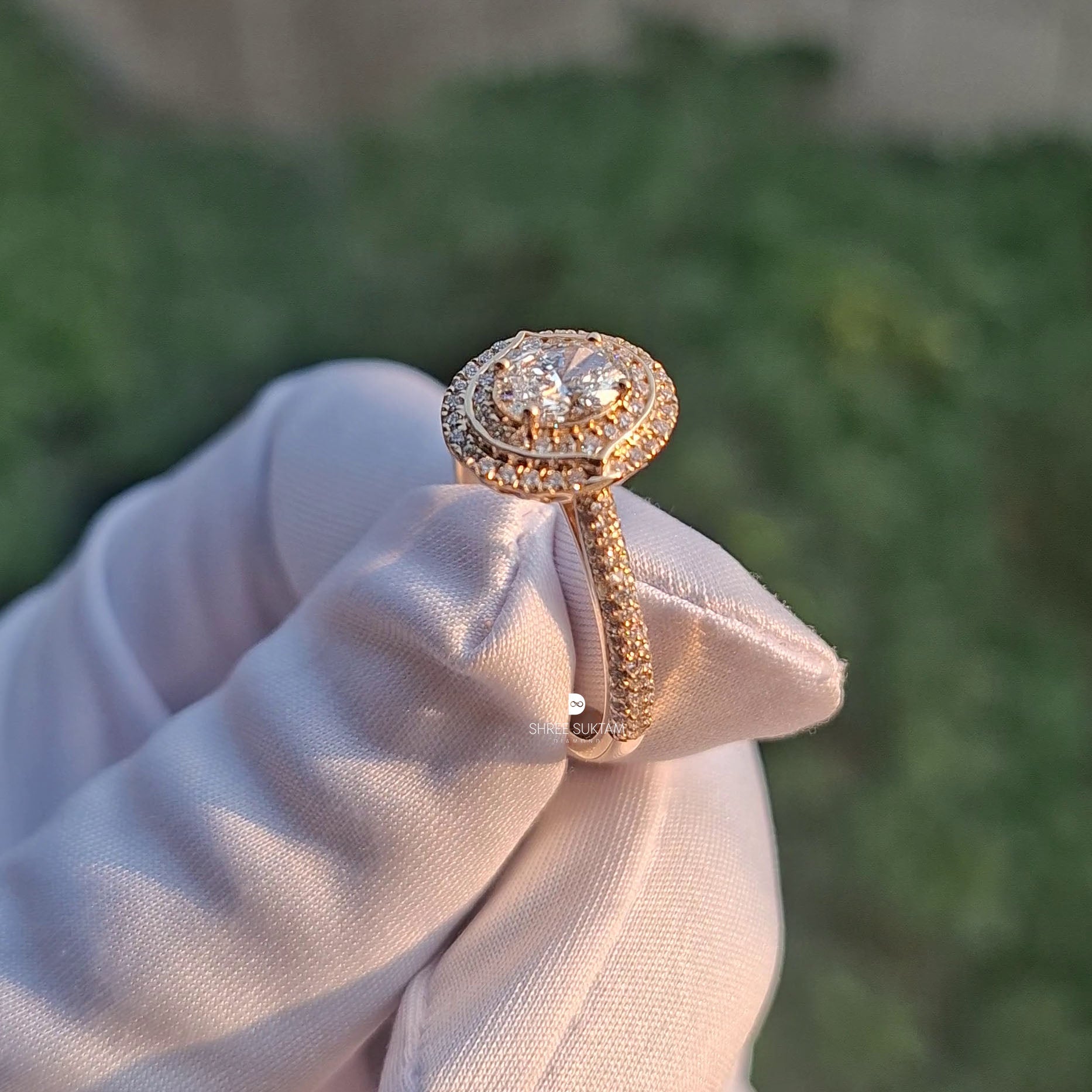 Oval Diamond Halo Engagement Ring Vintage Style Promise Ring Oval Diamond Ring Unique Bridal Ring Luxury Wedding Ring for Women